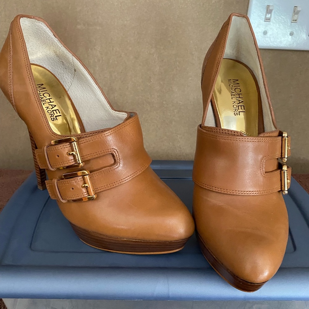 Michael Kors pumps